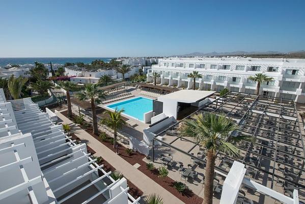 AEQUORA Lanzarote Suites