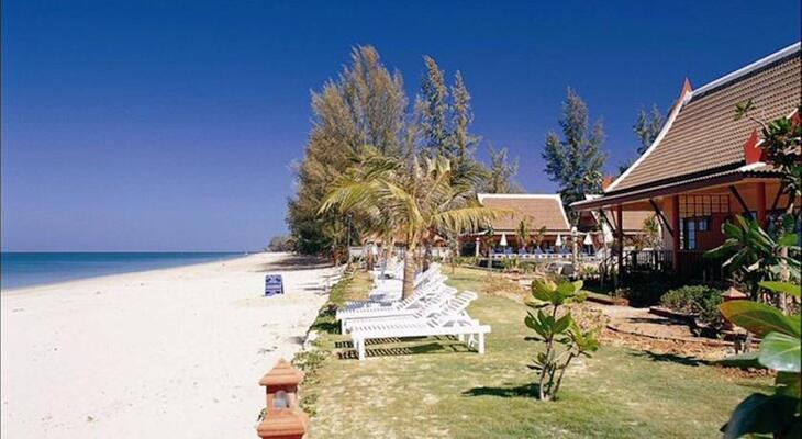 Lanta Casuarina Beach Resort