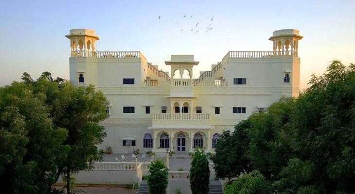 Hotel Jhalamand Garh
