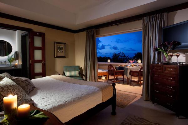 Sandals Regency La Toc