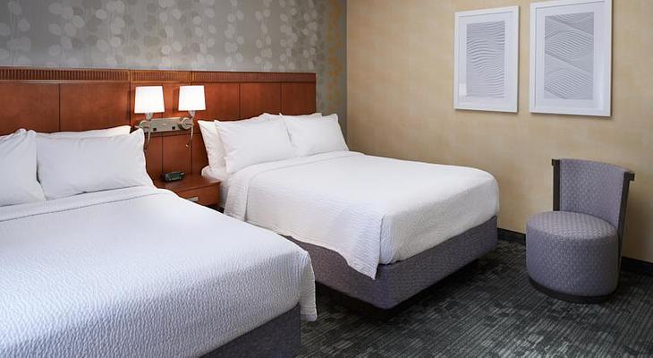 Courtyard by Marriott Detroit Dearborn