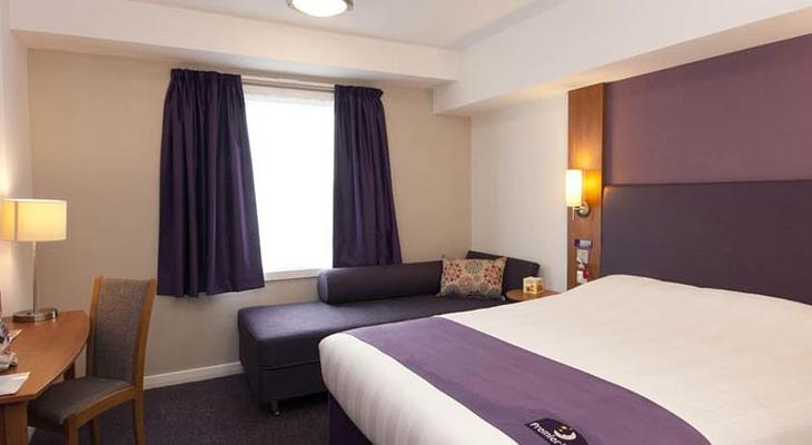 Premier Inn Cardiff City Centre (Queen Street) hotel