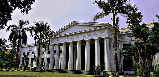 Fine Arts & Ceramics Museum (Balai Seni Rupa)