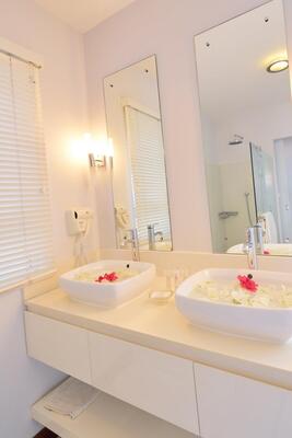 Plage Bleue Beachfront Apartments