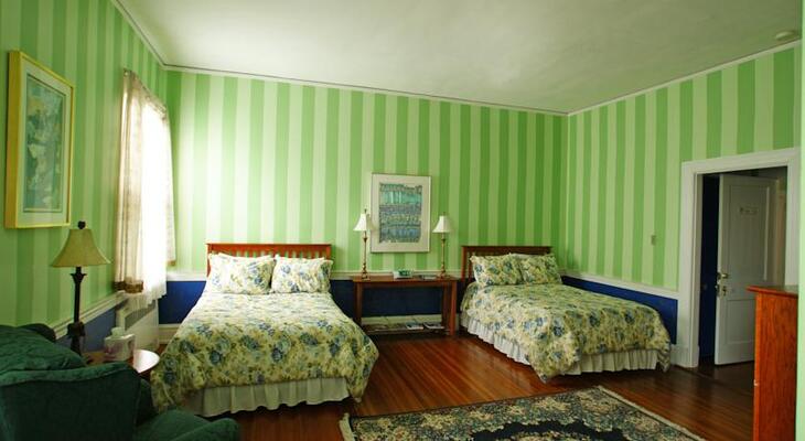 Morehead Manor Bed and Breakfast
