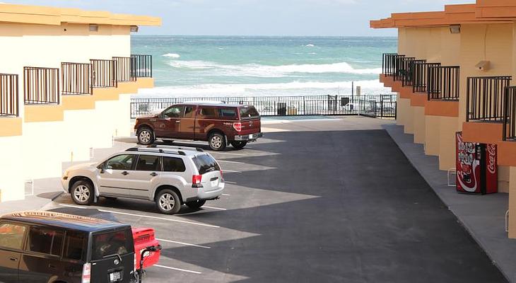 Grand Prix Motel on the Beach