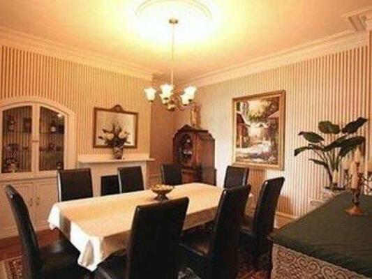 Balmoral Inn