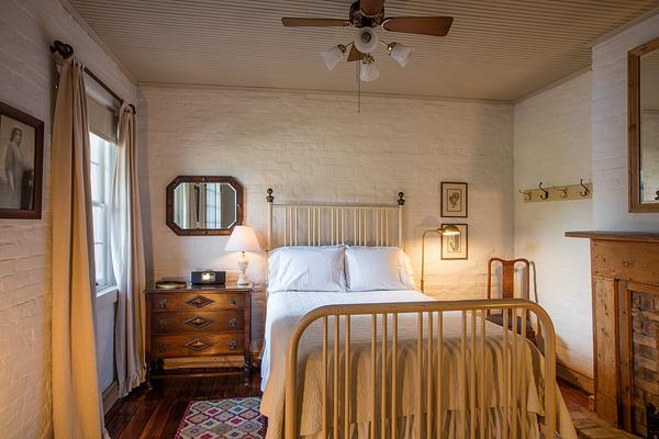 Monrose Row Bed & Breakfast