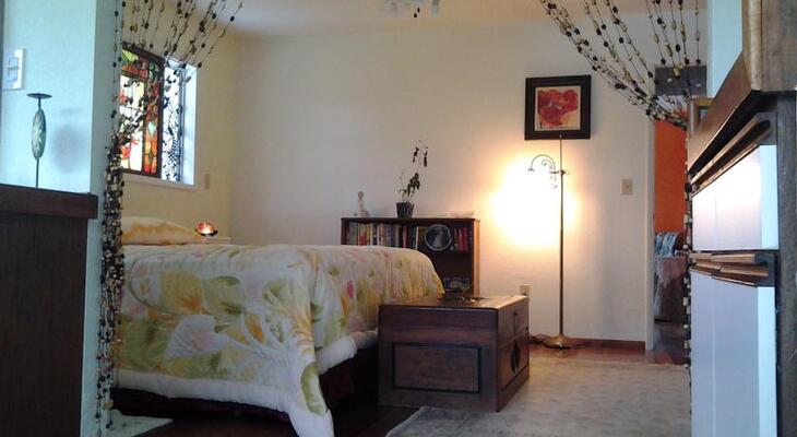 Lava Tree Tropic Inn