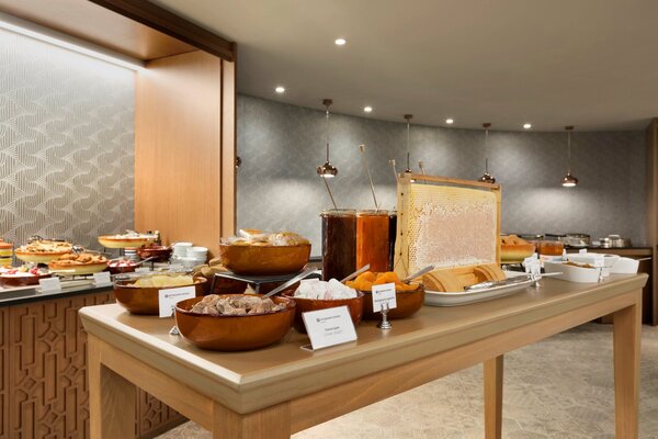 ZEUS Wyndham Grand Athens