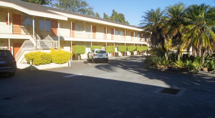 Park Motor Inn