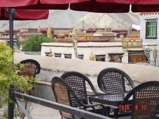 Floral Hotel Lincang (Lhasa Jokhang Temple Old Town)