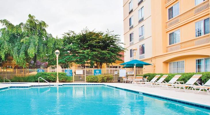 La Quinta Inn & Suites by Wyndham Charlotte Airport South