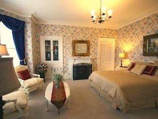 Balmoral Inn
