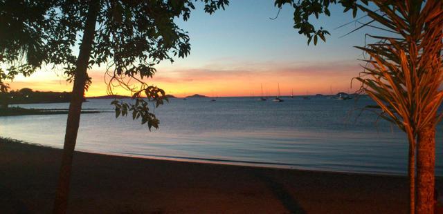 Airlie Waterfront Motel & Budget Accommodation