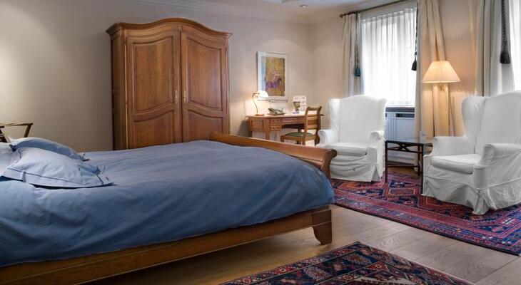 MJ's Hotel