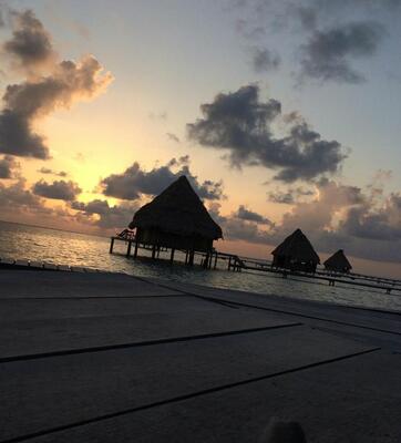 Glover's Atoll Resort