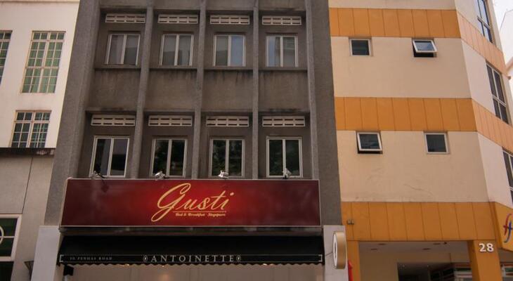 GUSTI Bed & Breakfast Singapore