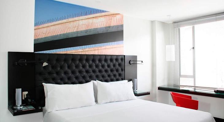 Hotel 104 Art Suites