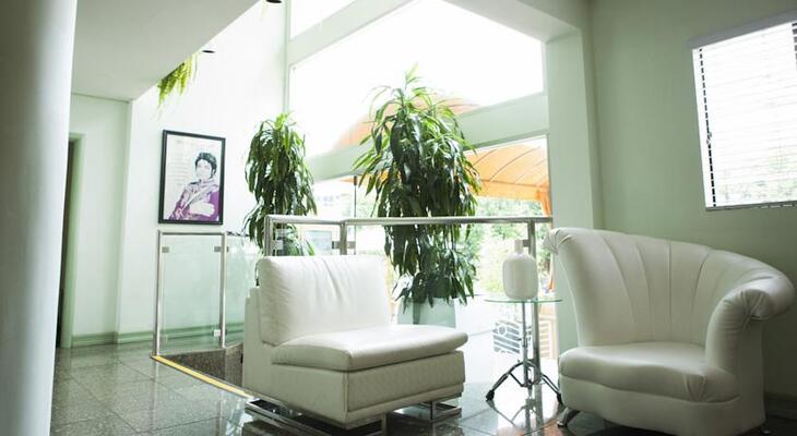 Hollywood Celebrity Hotel