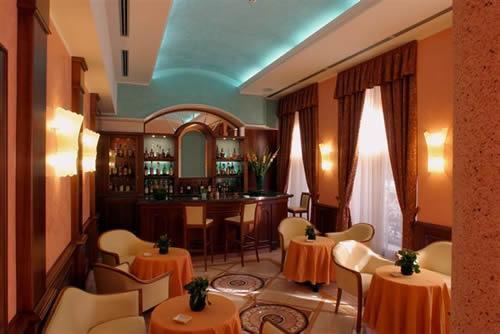 Lancaster Hotel