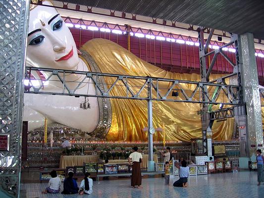 Chaukhtatgyi Buddha