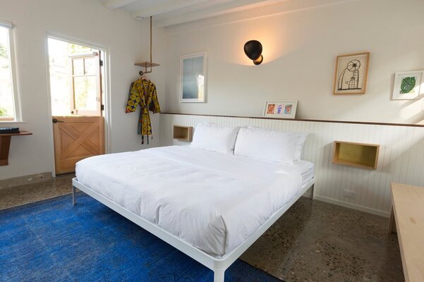 Hotel June