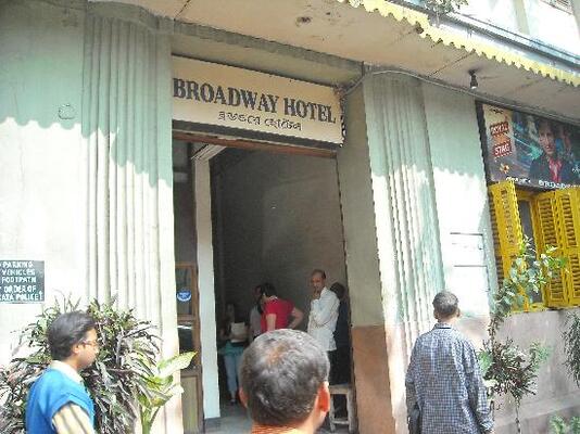Broadway Hotel