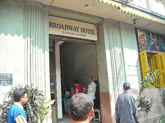 Broadway Hotel