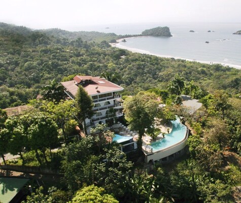 La Mariposa Hotel