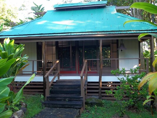 Akiko's Buddhist Bed And Breakfast