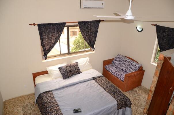 Sleepy Hippo Backpacker  Hotel
