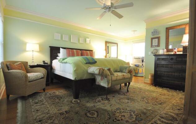 Pineapple Point Guest House and Resort