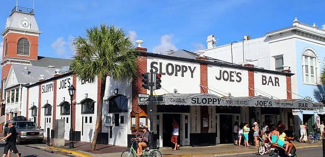 Columbia Fishing Team, Sloppy Joe's Bar