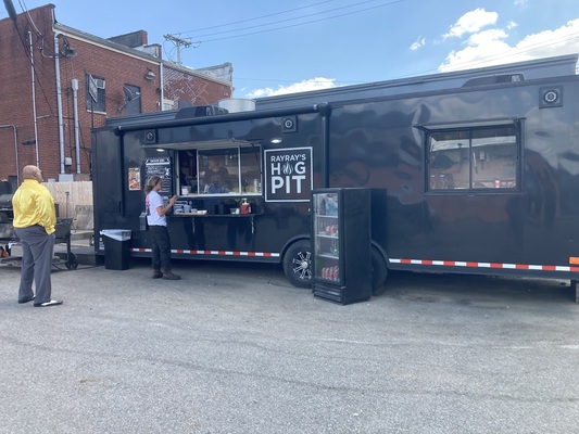 Ray Ray's Hog Pit