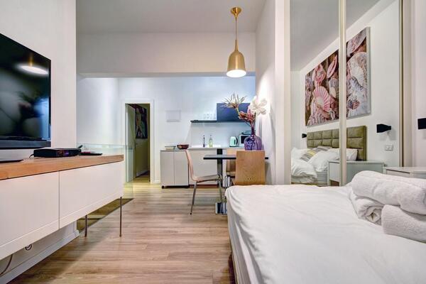 Dizengoff Street Apartments