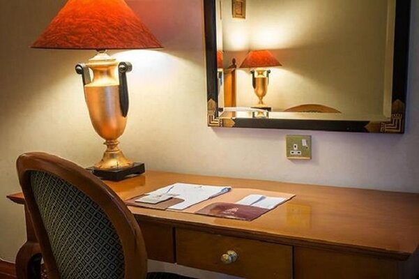 Parsian Esteghlal International Hotel