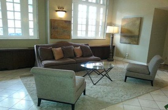 Redmont Hotel Birmingham, Curio Collection by Hilton