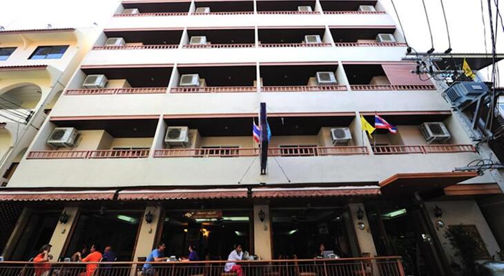 Thipurai Beach Hotel