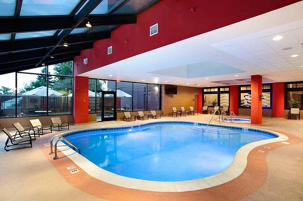 Hilton Chicago / Oak Brook Suites