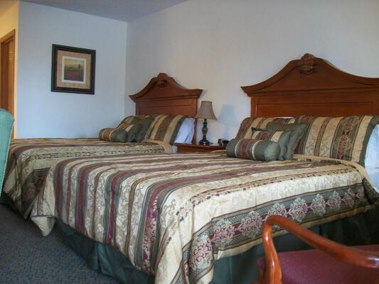Shady Acre Inn & Suites