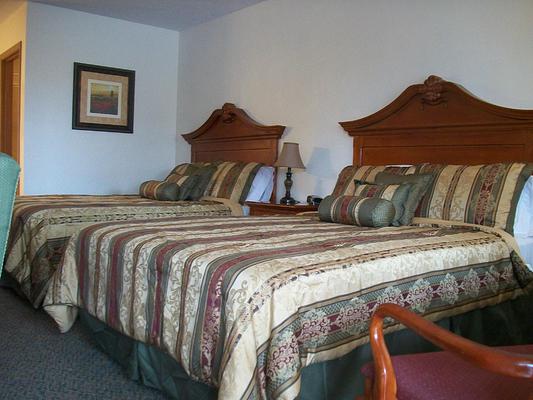 Shady Acre Inn & Suites