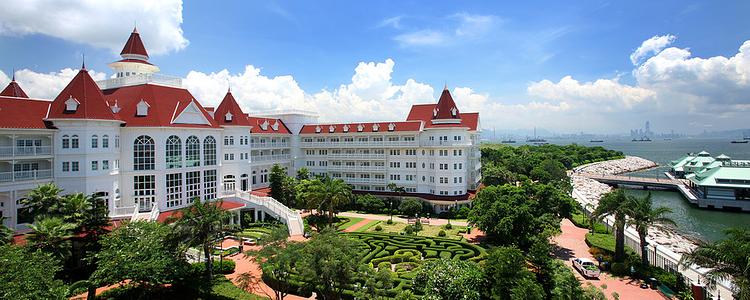 Hong Kong Disneyland Hotel