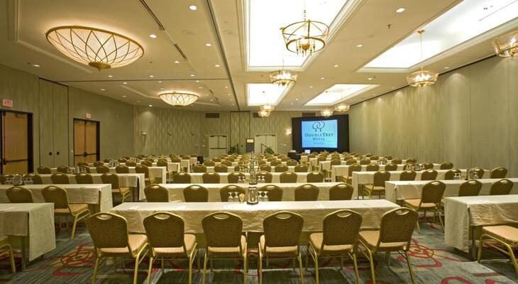 DoubleTree by Hilton Hotel Nashville Downtown