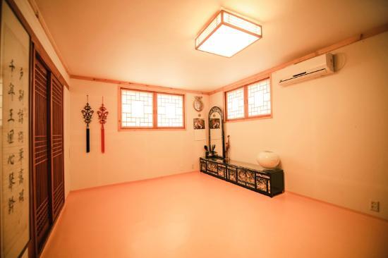 Bukchonmaru Hanok Guesthouse