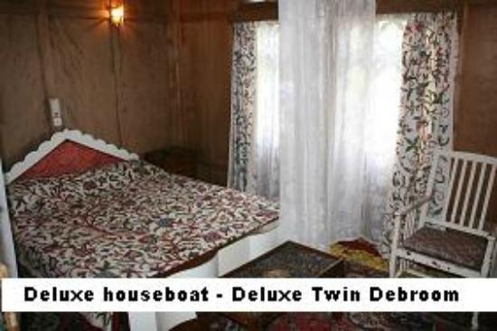 Veena Palace Group of Houseboats