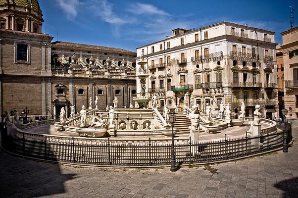 Fontana della Vergogna (Fontana Pretoria)