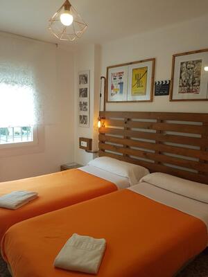 Barri Antic Hostel & Pub