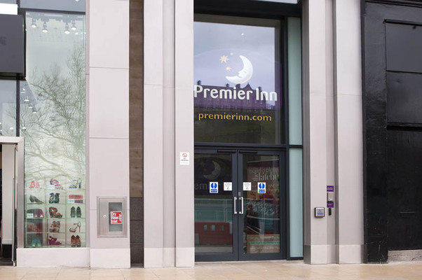 Premier Inn Edinburgh City Centre (Princes Street) hotel