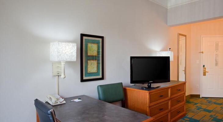 La Quinta Inn & Suites By Wyndham Greensboro NC